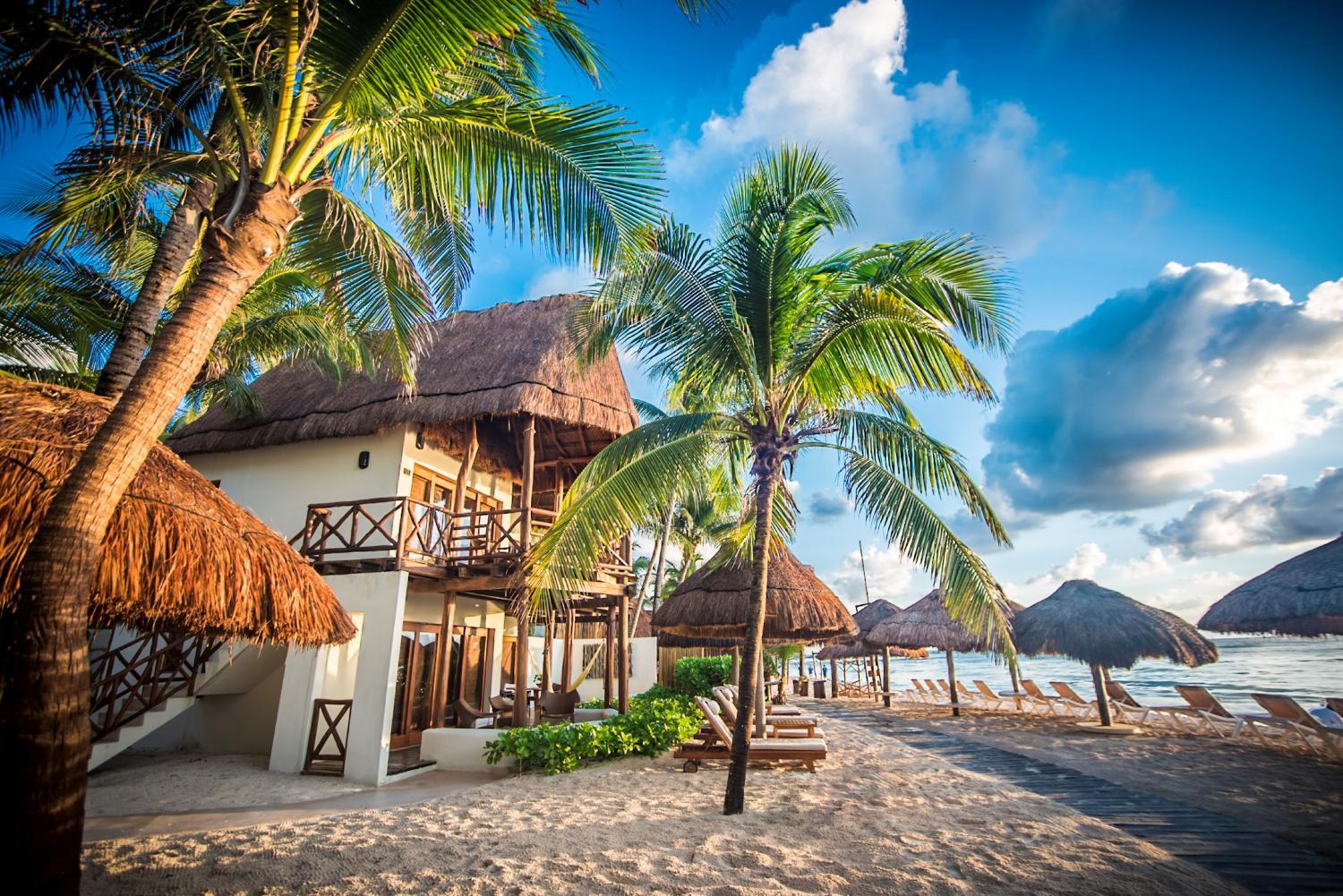 Hotel with all-inclusive - Mahekal Beach Front Resort & Spa